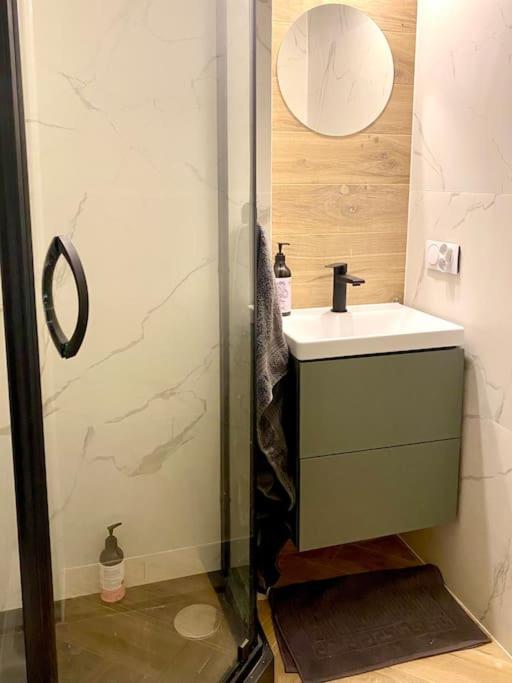 Apartment Close To Metro, 8 Minutes To Centrum And Near Airport Warsaw Ngoại thất bức ảnh